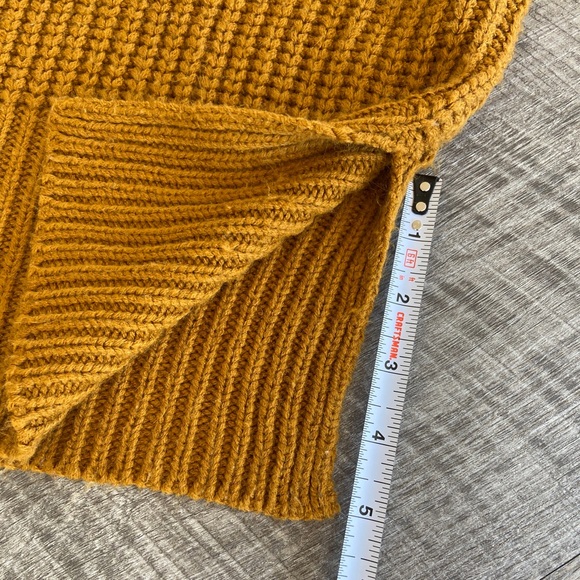 Love Change Italy Cropped Sweater - Size M - Picture 7 of 10